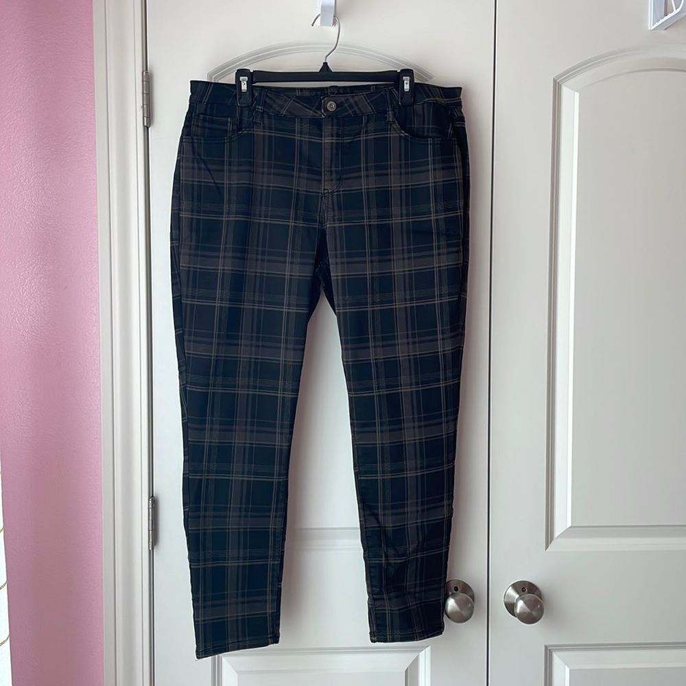 Arizona Black & Brown Plaid Skinny Jeans Size 17 - Picture 1 of 10